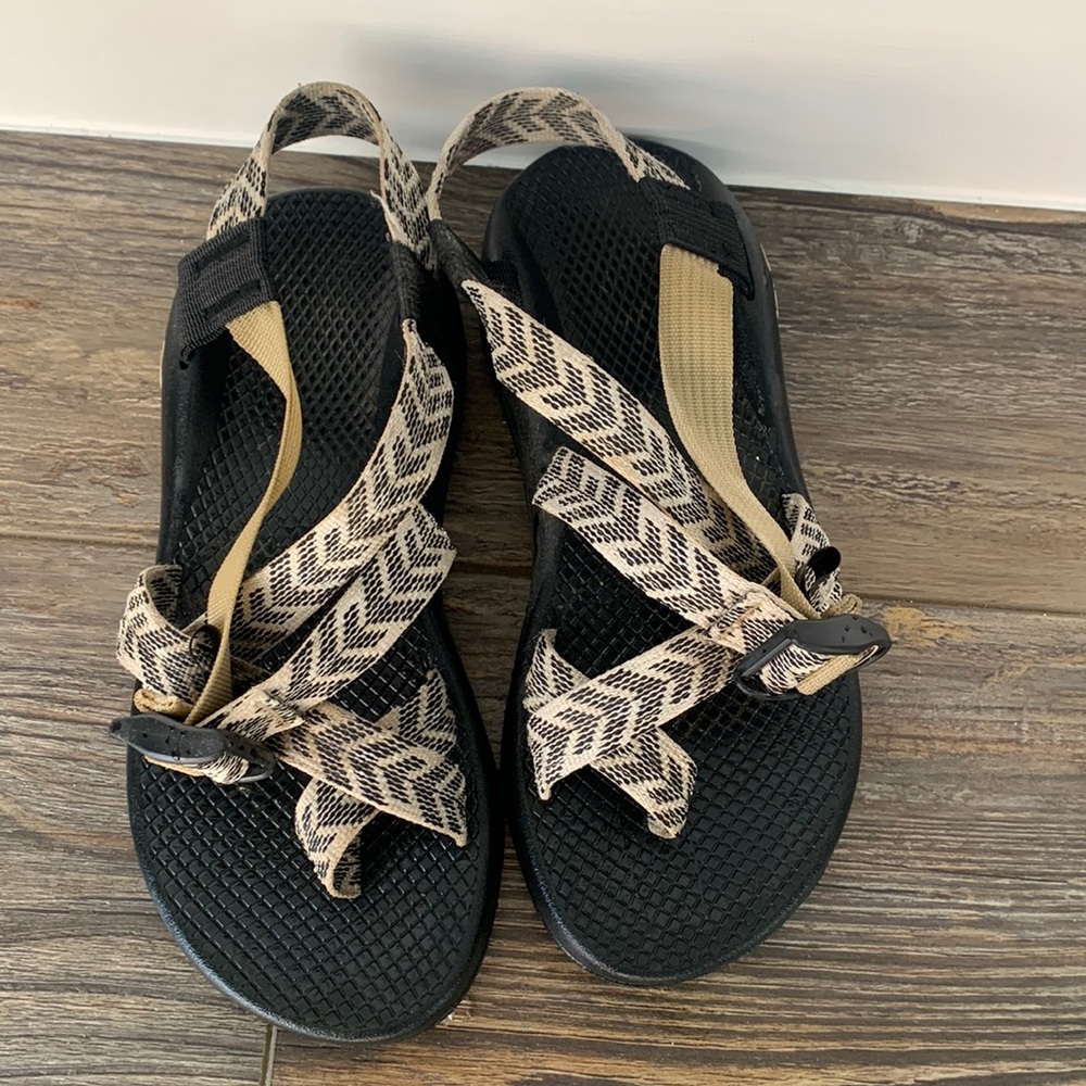 BARELY WORN Tan & Black Chacos